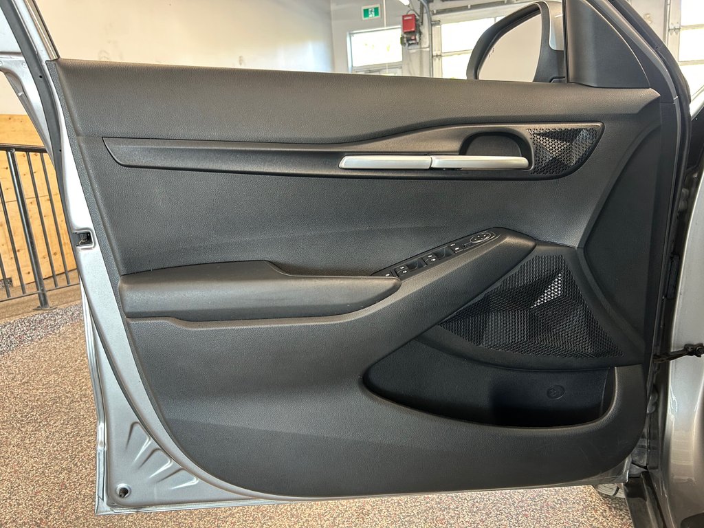 Kia Seltos LX, JAMAIS ACCIDENTÉ, SIÈGES CHAUFFANTS, MAGS, 2023 à Mirabel, Québec - 8 - w1024h768px