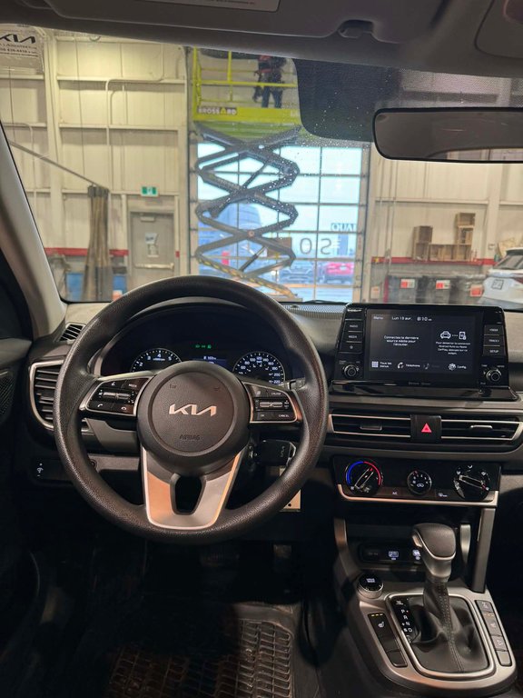 Kia Seltos LX, AWD, SIÈGES CHAUFFANTS, MAGS 2023 à Mirabel, Québec - 4 - w1024h768px