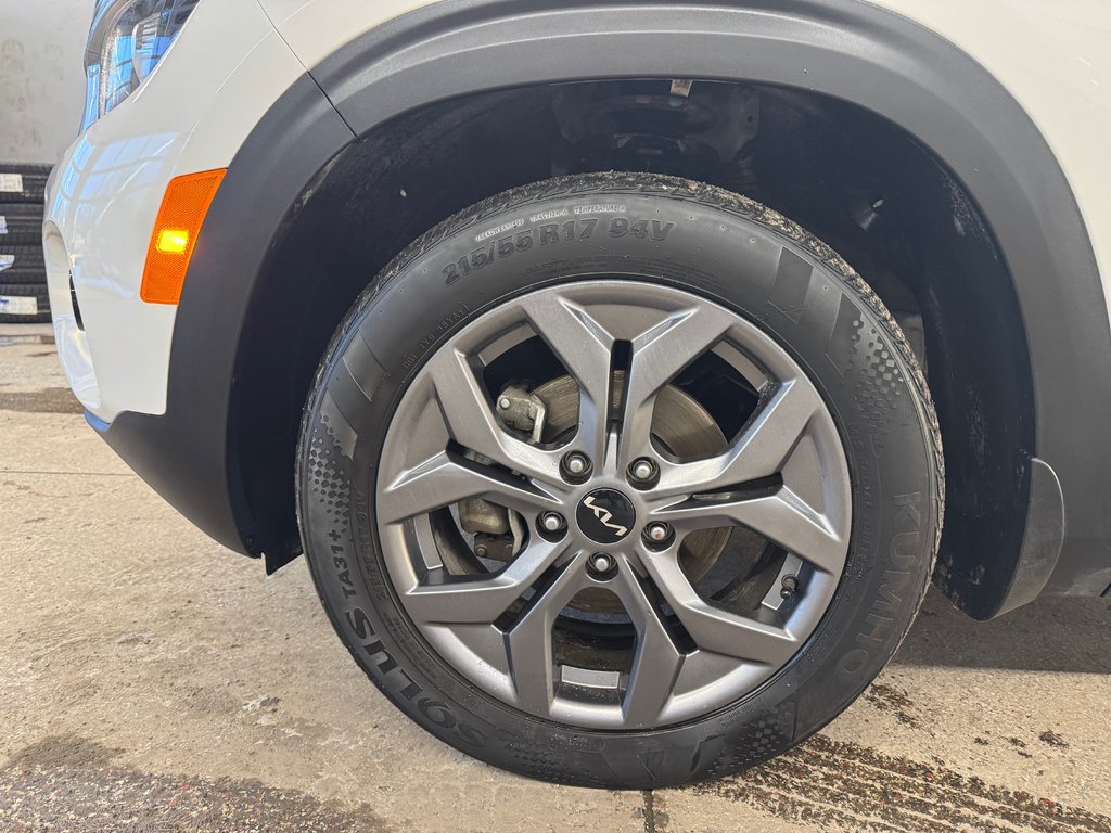 Kia Seltos LX, SIÈGES CHAUFFANTS, MAGS, APPLE CARPLAY 2024 à Mirabel, Québec - 5 - w1024h768px