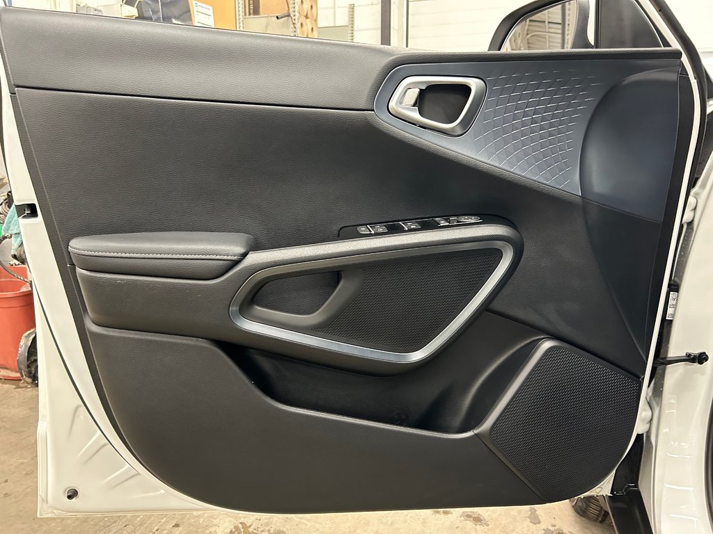 2025 Kia Soul EX Premium, JAMAIS ACCIDENTÉ, TOIT OUVRANT,8 PNEUS in Mirabel, Quebec - 8 - w1024h768px