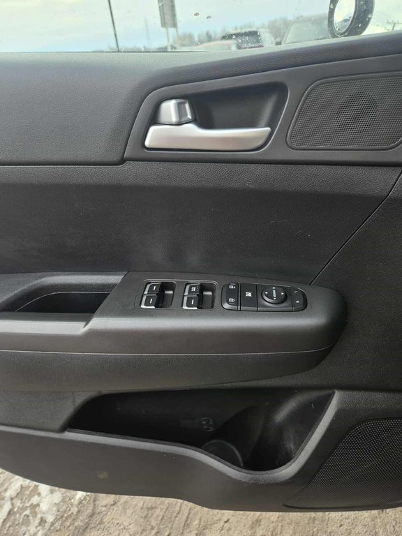 Kia Sportage LX, JAMAIS ACCIDENTÉ, AWD, PNEUS D'HIVERS 2021 à Mirabel, Québec - 8 - w1024h768px