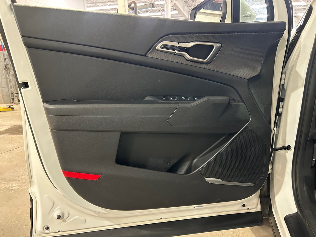 Kia Sportage LX, JAMAIS ACCIDENTÉ, AWD, MAGS, SIÈGES CHAUFFANTS 2025 à Mirabel, Québec - 8 - w1024h768px
