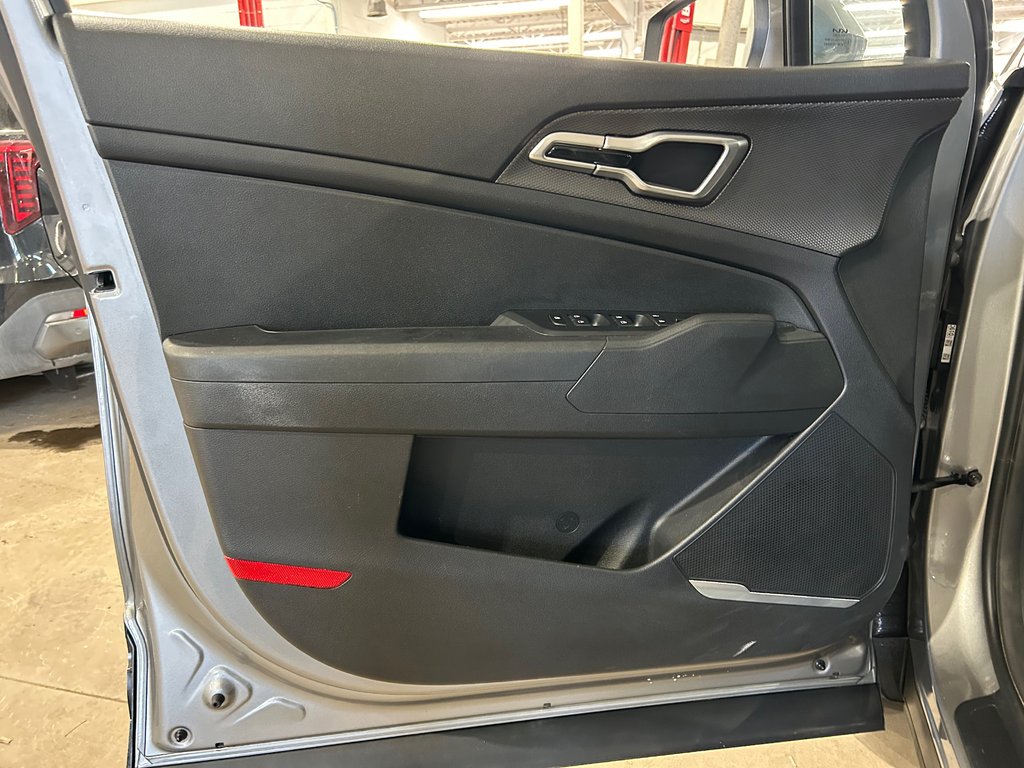Kia Sportage LX, JAMAIS ACCIDENTÉ, AWD, SIÈGES CHAUFFANTS 2025 à Mirabel, Québec - 8 - w1024h768px
