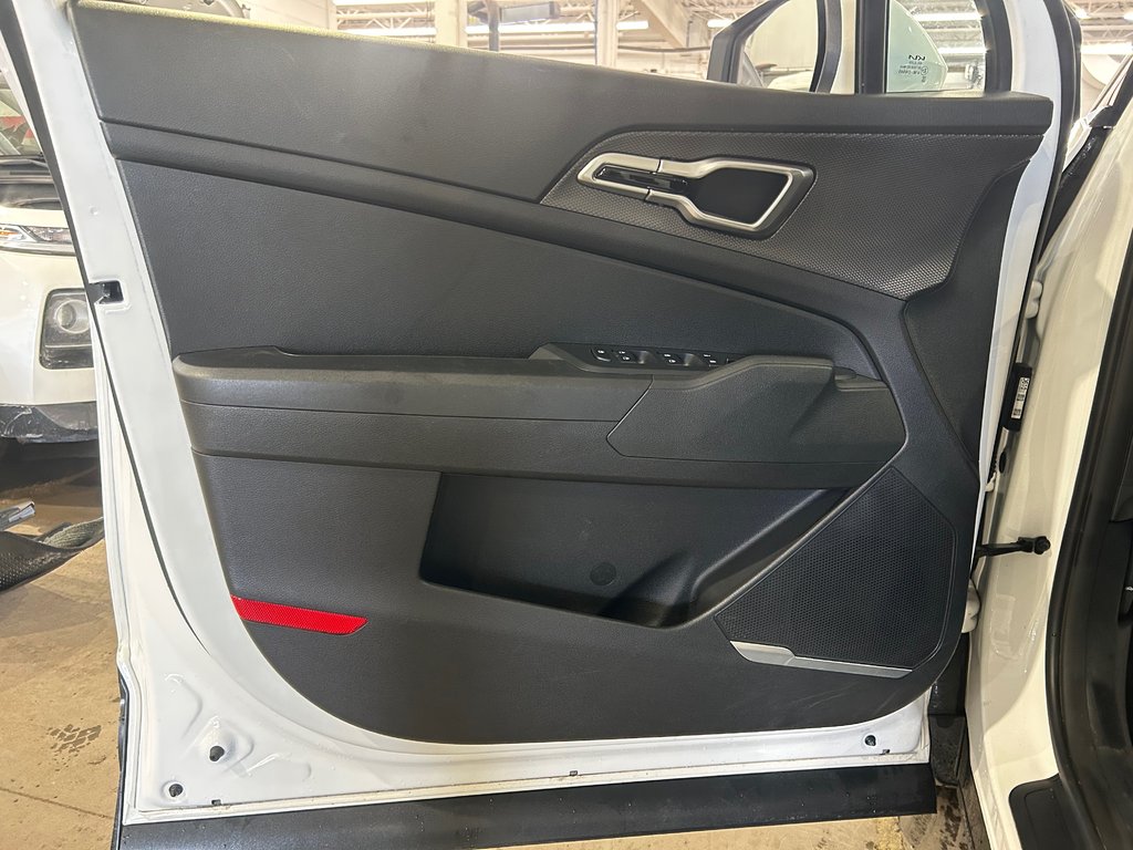 Kia Sportage LX, JAMAIS ACCIDENTÉ, AWD, SIÈGES CHAUFFANTS 2025 à Mirabel, Québec - 8 - w1024h768px
