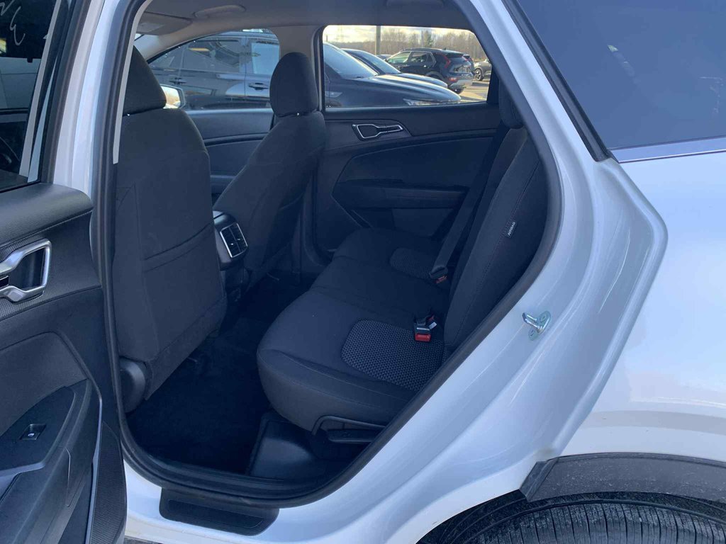 Kia Sportage LX, JAMAIS ACCIDENTÉ, AWD, SIÈGES CHAUFFANTS 2025 à Mirabel, Québec - 15 - w1024h768px