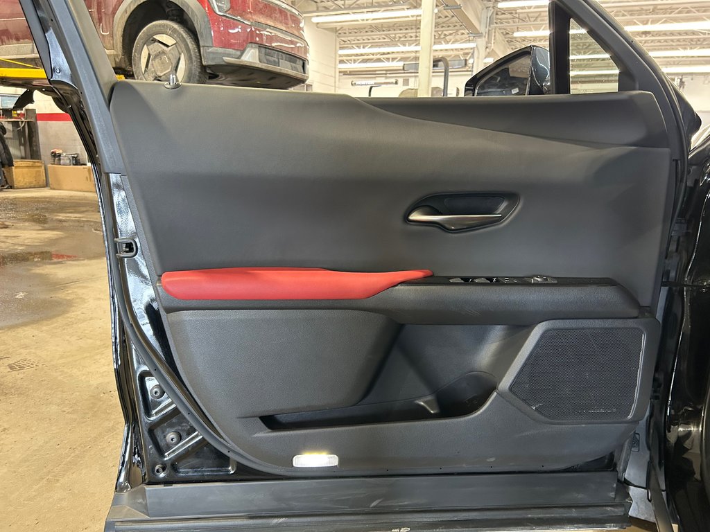 Lexus UX 250h, JAMAIS ACCIDENTÉ, FSPORT, CUIR, AWD 2021 à Mirabel, Québec - 8 - w1024h768px