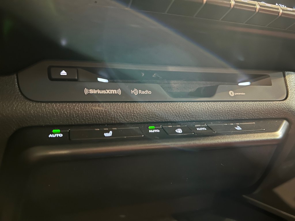 Lexus UX 250h, JAMAIS ACCIDENTÉ, FSPORT, CUIR, AWD 2021 à Mirabel, Québec - 26 - w1024h768px