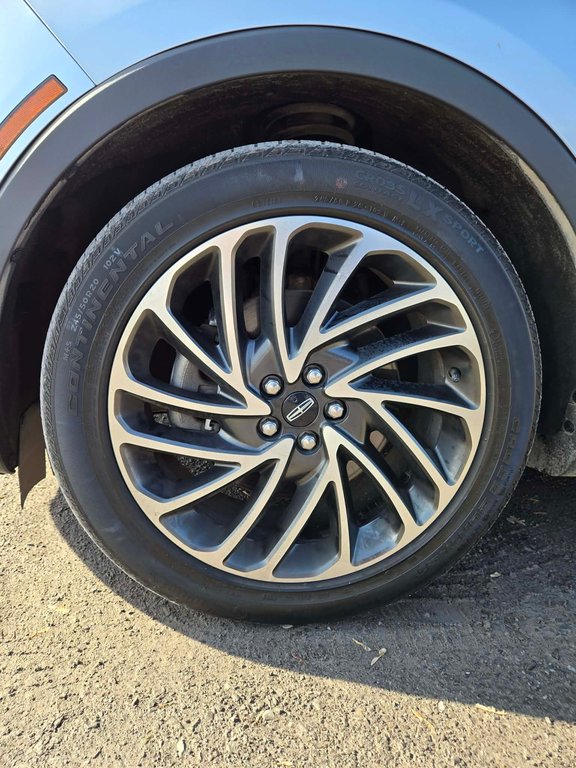 2020 Lincoln Nautilus Reserve, JAMAIS ACCIDENTÉ, 8 PNEUS ET 8 MAGS in Mirabel, Quebec - 6 - w1024h768px