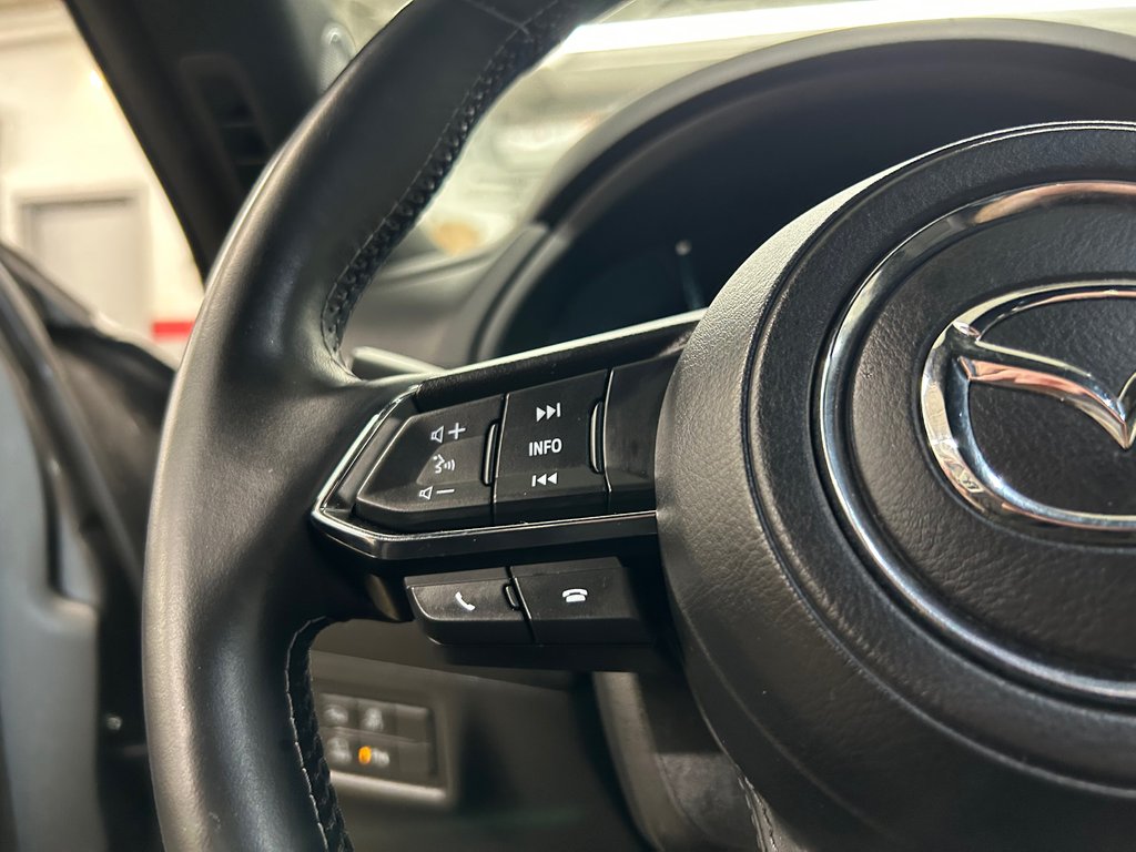 2021 Mazda CX-5 Signature, JAMAIS ACCIDENTÉ, 8 PNEUS, CUIR, TOIT in Mirabel, Quebec - 18 - w1024h768px