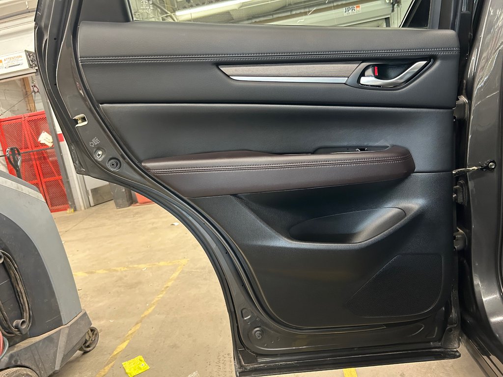 2021 Mazda CX-5 Signature, JAMAIS ACCIDENTÉ, 8 PNEUS, CUIR, TOIT in Mirabel, Quebec - 31 - w1024h768px