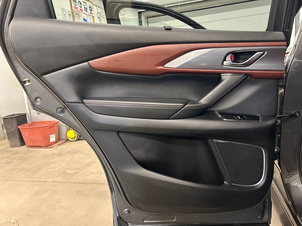 Mazda CX-9 Signature, 8 PNEUS, CUIR, TOIT, AWD, HITCH, MAGS 2017 à Mirabel, Québec - 29 - w1024h768px