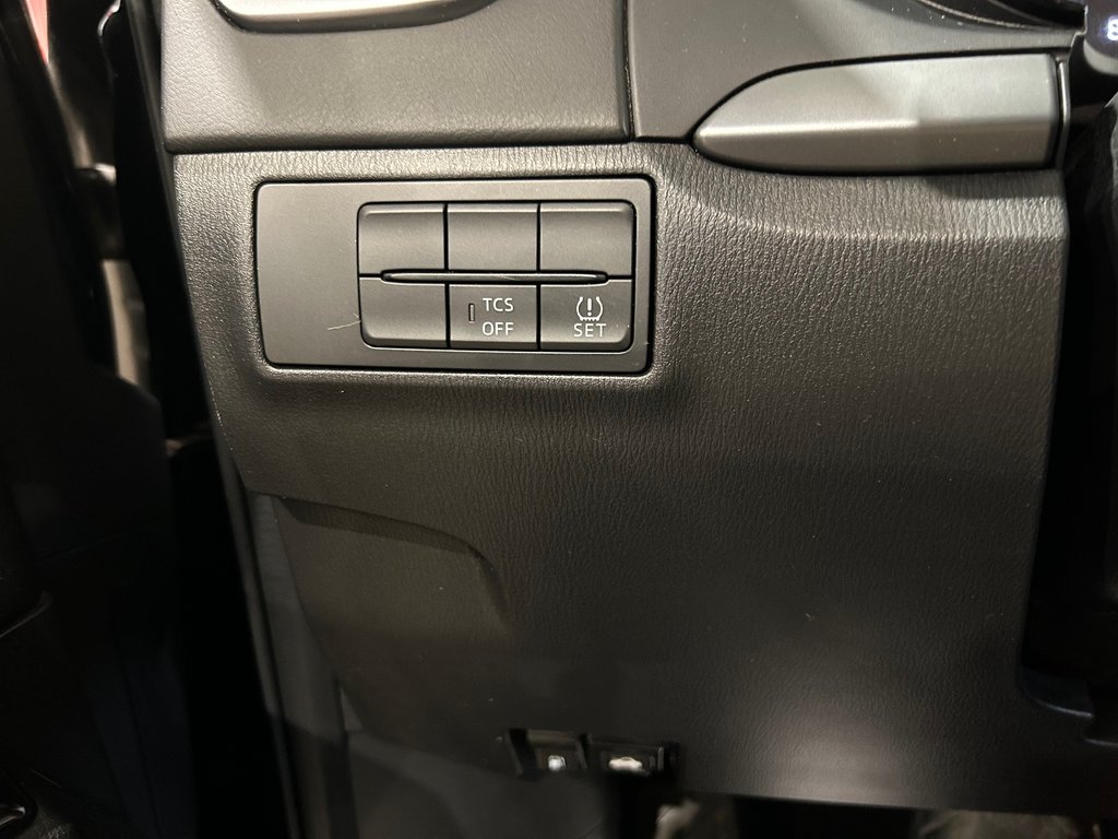 Mazda CX-9 GS, JAMAIS ACCIDENTÉ, 8 PNEUS, 7 PASSAGERS, AWD 2017 à Mirabel, Québec - 24 - w1024h768px