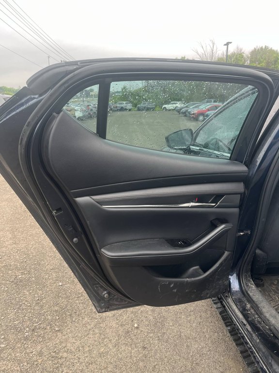 2021 Mazda 3 Sport GT, JAMAIS ACCIDENTÉ, 8 PNEUS, CUIR, TOIT in Mirabel, Quebec - 18 - w1024h768px