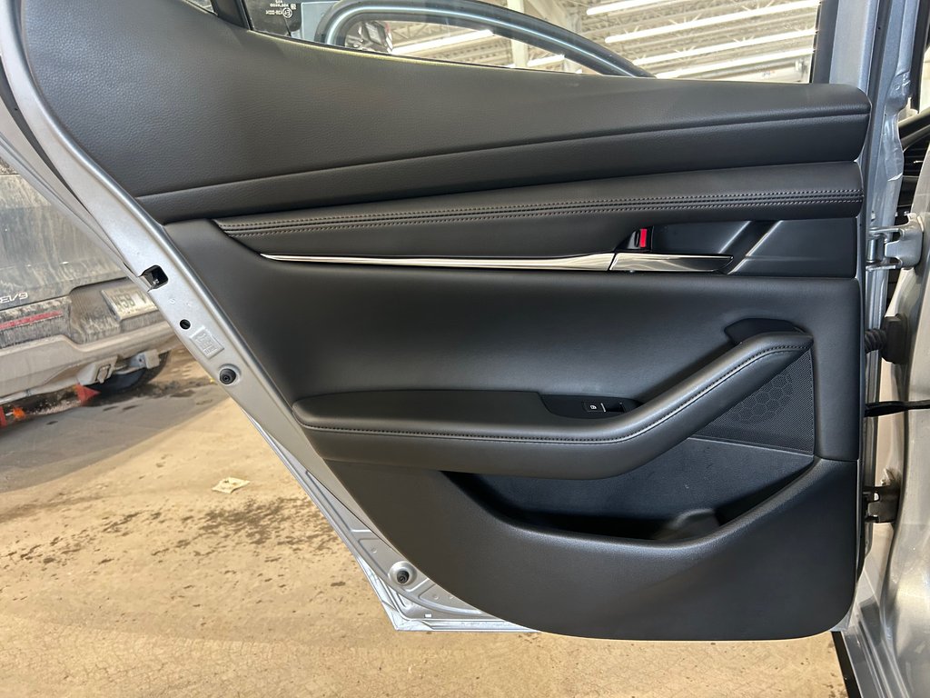 Mazda 3 Sport GT, JAMAIS ACCIDENTÉ, 8 PNEUS, CUIR, TOIT, AWD 2023 à Mirabel, Québec - 31 - w1024h768px