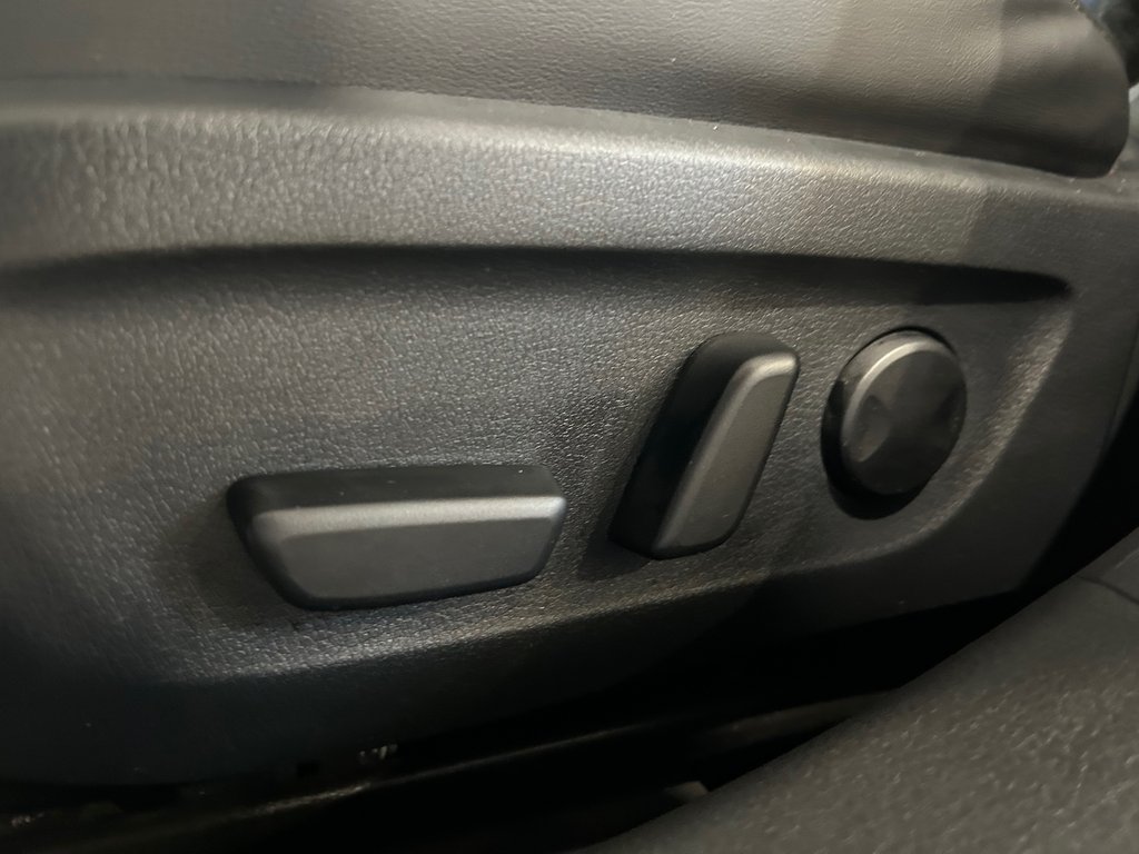 Mazda 3 Sport GT, JAMAIS ACCIDENTÉ, 8 PNEUS, CUIR, TOIT, AWD 2023 à Mirabel, Québec - 11 - w1024h768px