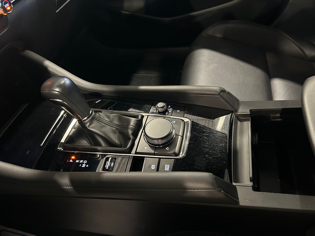 Mazda 3 Sport GT, JAMAIS ACCIDENTÉ, 8 PNEUS, CUIR, TOIT, AWD 2023 à Mirabel, Québec - 23 - w1024h768px