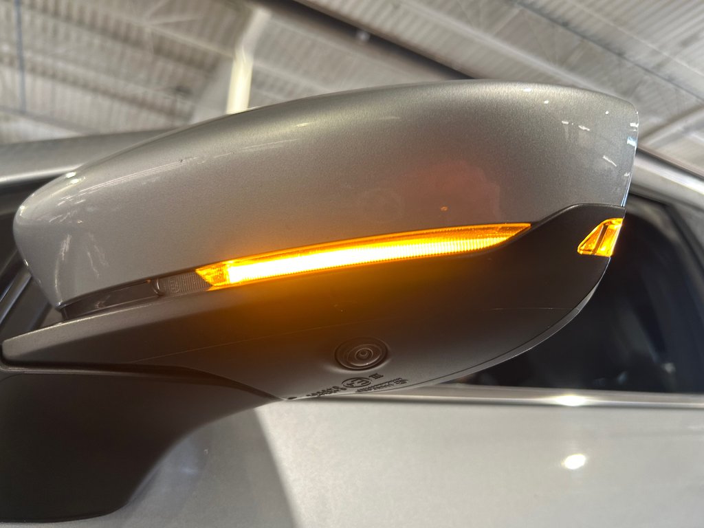 Mazda 3 Sport GT, JAMAIS ACCIDENTÉ, 8 PNEUS, CUIR, TOIT, AWD 2023 à Mirabel, Québec - 16 - w1024h768px