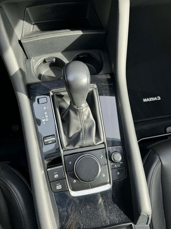 Mazda 3 Sport GT, JAMAIS ACCIDENTÉ, 8 PNEUS, CUIR, TOIT, AWD 2023 à Mirabel, Québec - 13 - w1024h768px