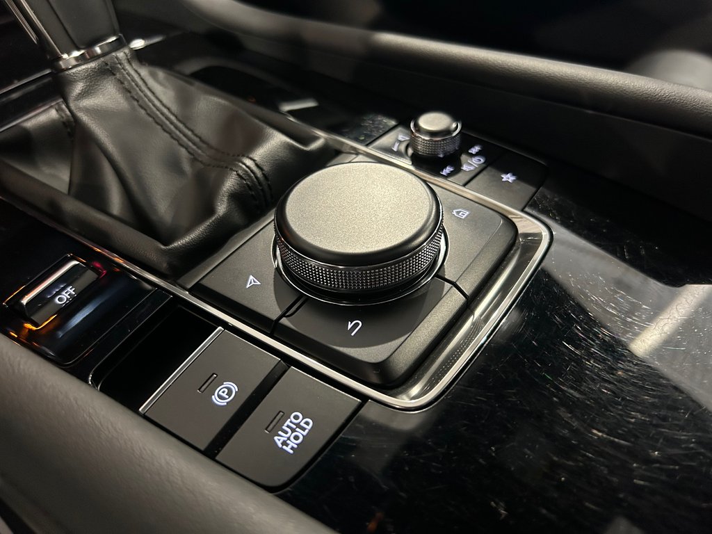 Mazda 3 Sport GT, JAMAIS ACCIDENTÉ, 8 PNEUS, CUIR, TOIT, AWD 2023 à Mirabel, Québec - 24 - w1024h768px