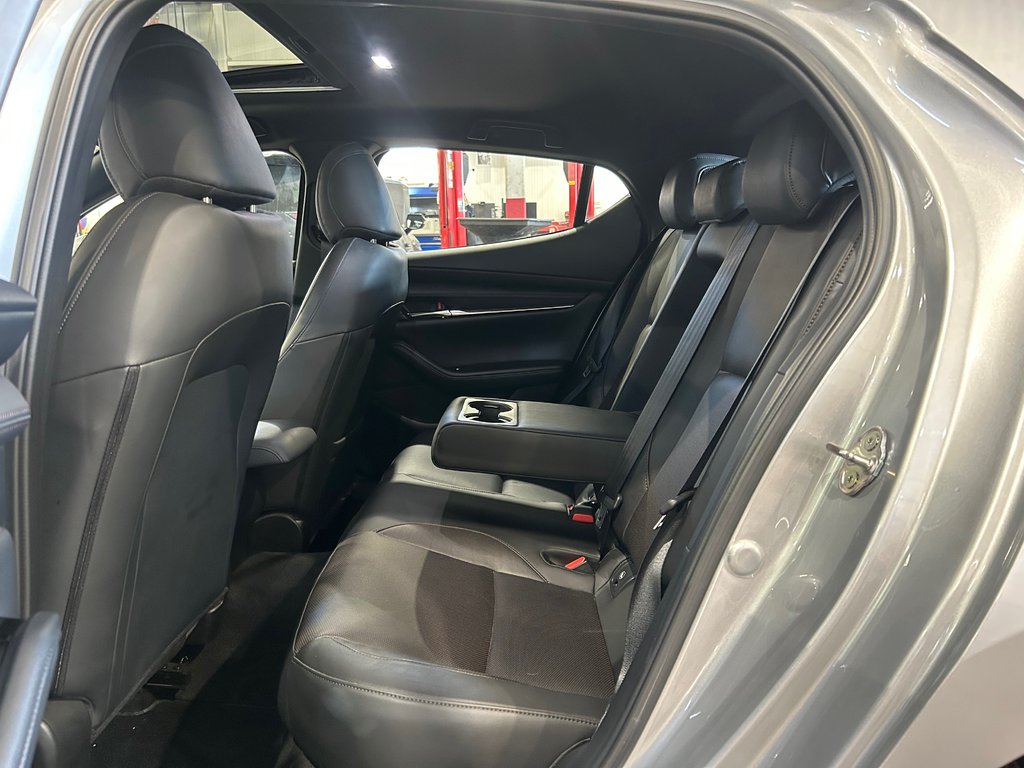 Mazda 3 Sport GT, JAMAIS ACCIDENTÉ, 8 PNEUS, CUIR, TOIT, AWD 2023 à Mirabel, Québec - 32 - w1024h768px
