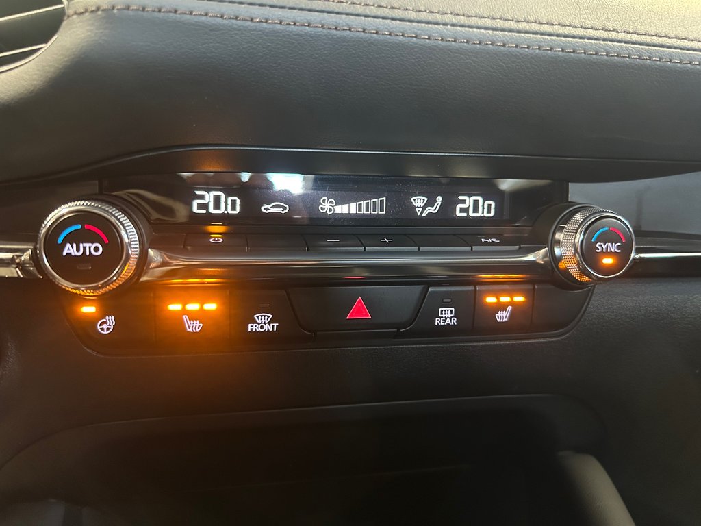 Mazda 3 Sport GT, JAMAIS ACCIDENTÉ, 8 PNEUS, CUIR, TOIT, AWD 2023 à Mirabel, Québec - 25 - w1024h768px