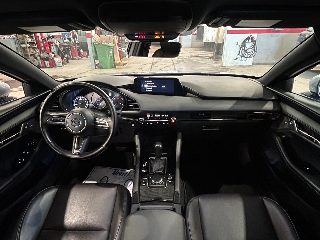 Mazda 3 Sport GT, JAMAIS ACCIDENTÉ, 8 PNEUS, CUIR, TOIT, AWD 2023 à Mirabel, Québec - 4 - w1024h768px