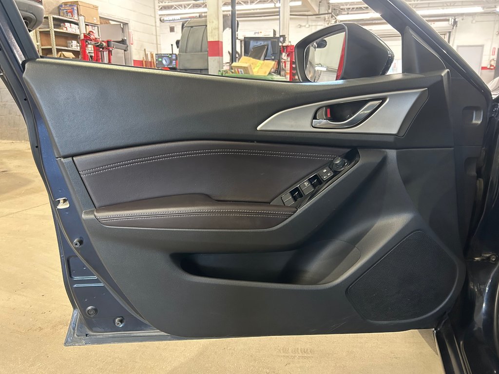 2017 Mazda 3 SE, JAMAIS ACCIDENTÉ, CUIR, AUTOMATIQUE in Mirabel, Quebec - 8 - w1024h768px