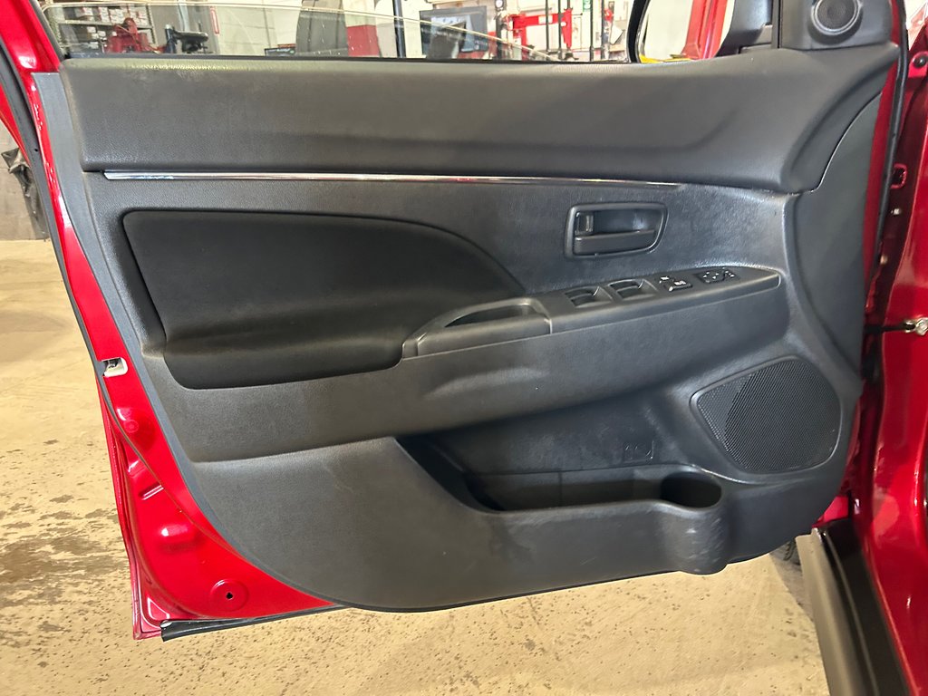 2020 Mitsubishi RVR ES, JAMAIS ACCIDENTÉ, AWD, SIÈGES CHAUFFANTS in Mirabel, Quebec - 8 - w1024h768px