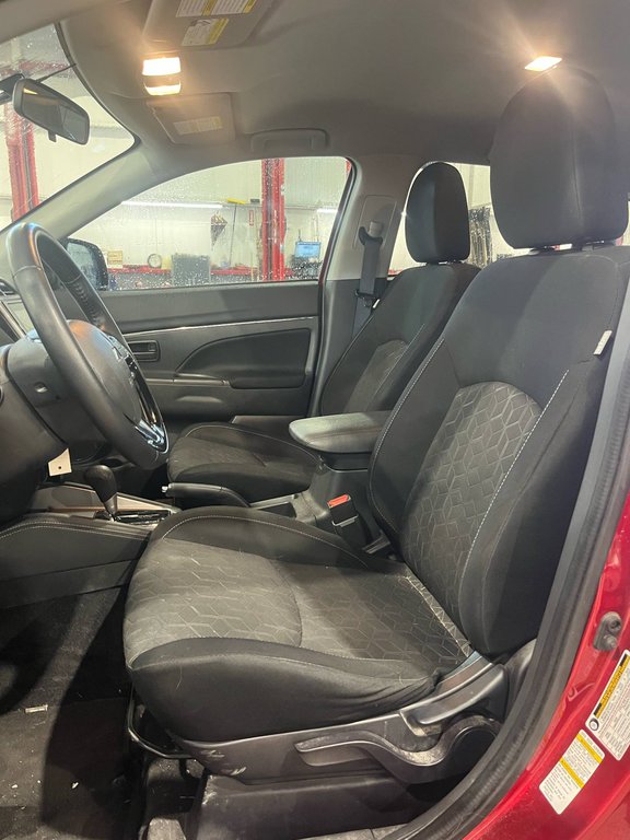 2020 Mitsubishi RVR ES, JAMAIS ACCIDENTÉ, AWD, SIÈGES CHAUFFANTS in Mirabel, Quebec - 7 - w1024h768px