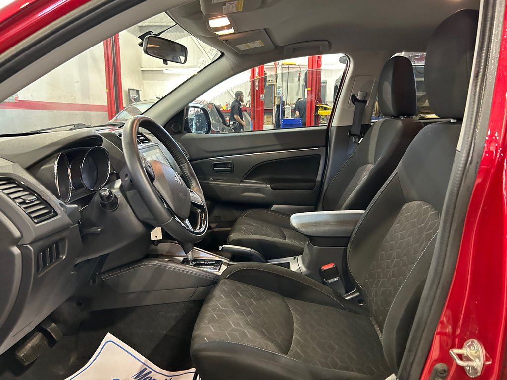 2020 Mitsubishi RVR ES, JAMAIS ACCIDENTÉ, AWD, SIÈGES CHAUFFANTS in Mirabel, Quebec - 9 - w1024h768px