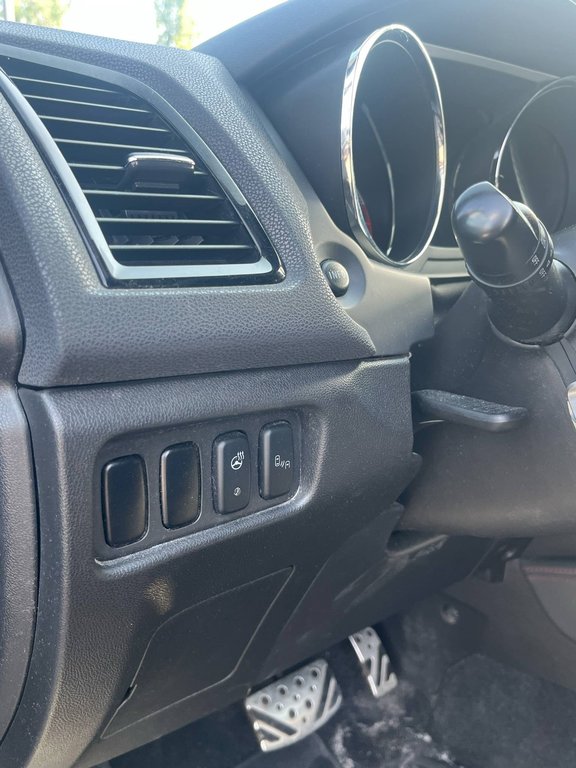 2020 Mitsubishi RVR SEL, JAMAIS ACCIDENTÉ, AWD, CUIR, MAGS in Mirabel, Quebec - 8 - w1024h768px