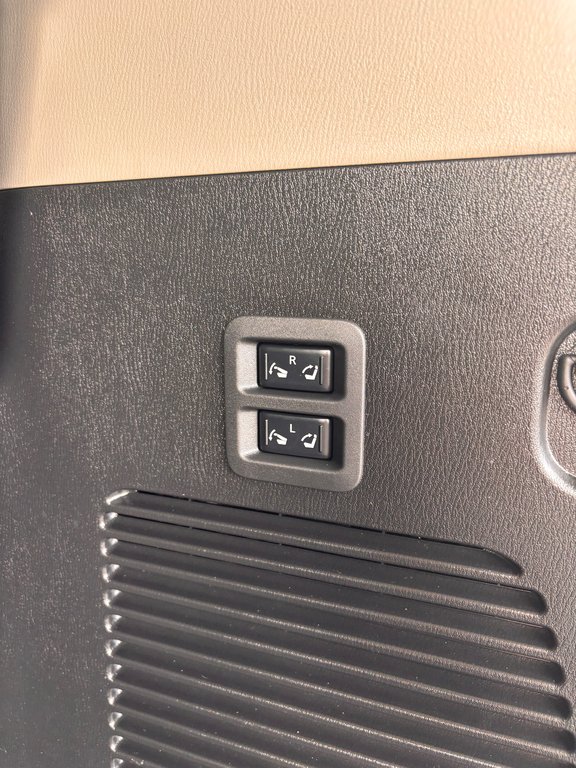 2023 Nissan Armada Platinum, JAMAIS ACCIDENTÉ, 7 PASSAGERS, TV in Mirabel, Quebec - 42 - w1024h768px