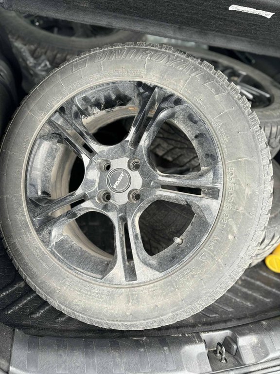 Nissan Kicks SV, JAMAIS ACCIDENTÉ, 8 PNEUS ET 8 MAGS, A/C 2020 à Mirabel, Québec - 4 - w1024h768px