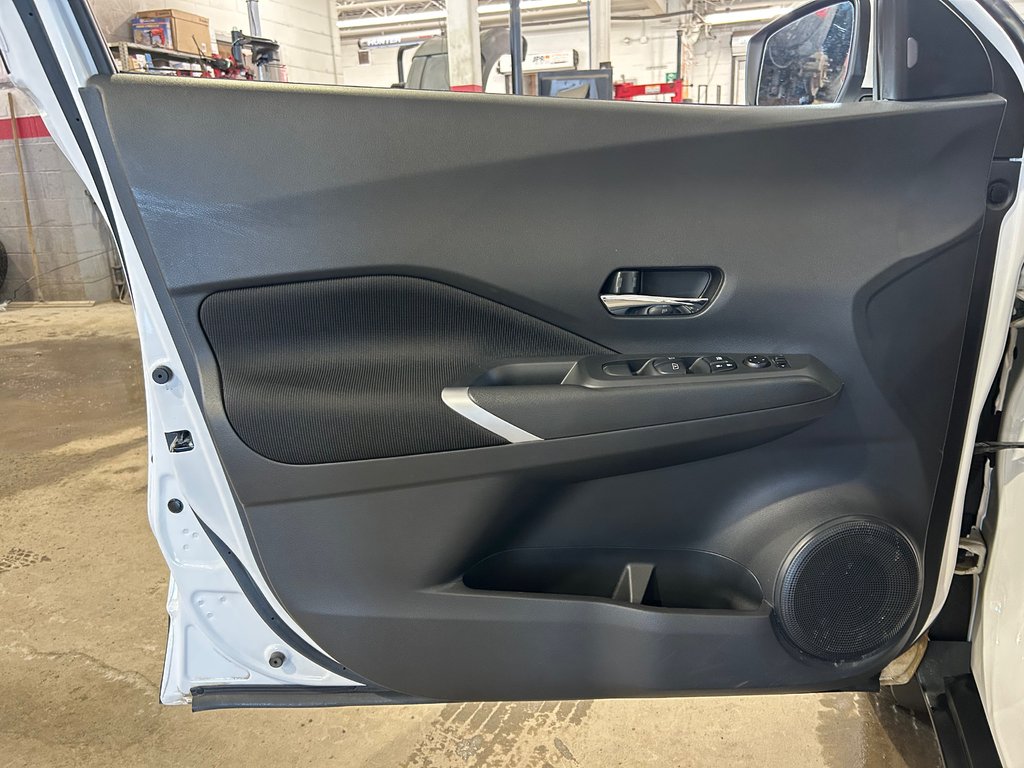 Nissan Kicks SV, 8 PNEUS, JAMAIS ACCIDENTÉ, SIÈGES CHAUFFANTS 2021 à Mirabel, Québec - 8 - w1024h768px