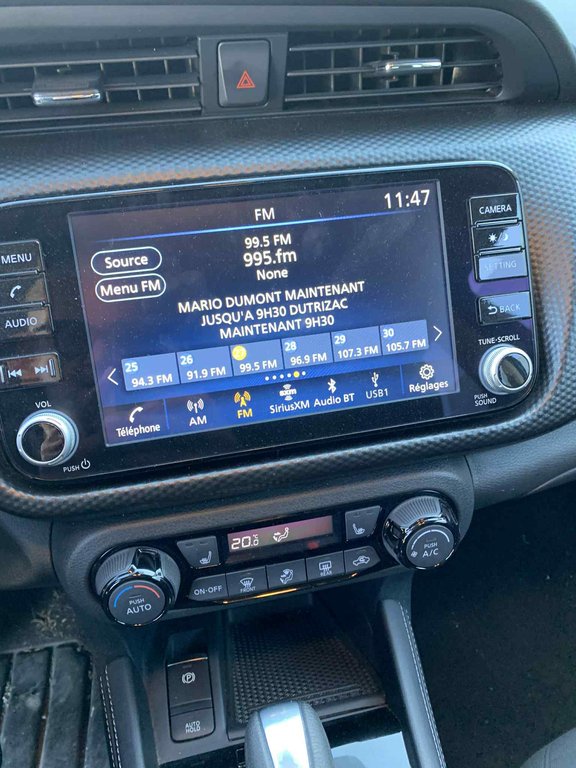 Nissan Kicks SV, JAMAIS ACCIDENTÉ, 8 PNEUS, SIÈGES CHAUFFANTS 2024 à Mirabel, Québec - 12 - w1024h768px