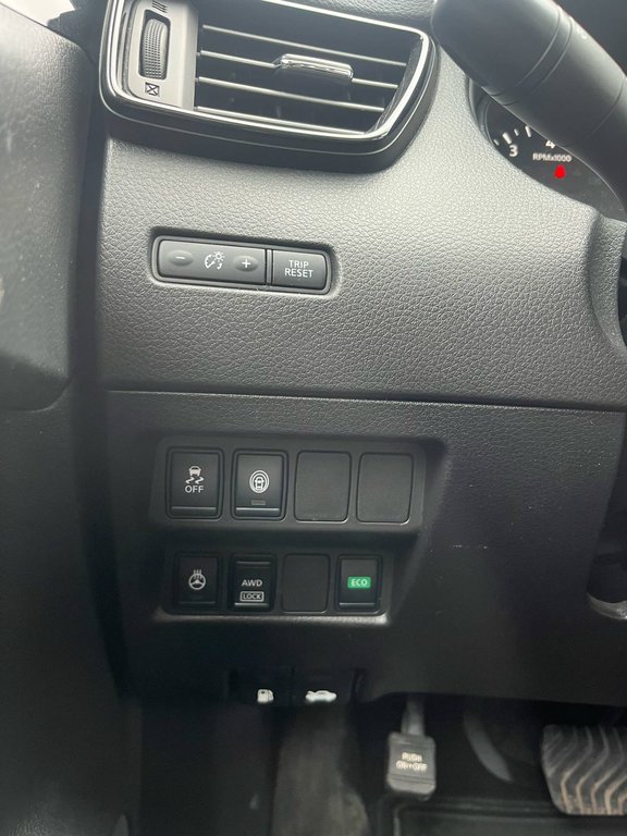 Nissan Qashqai SV, AWD, TOIT, SIÈGES CHAUFFANTS, MAGS 2019 à Mirabel, Québec - 17 - w1024h768px