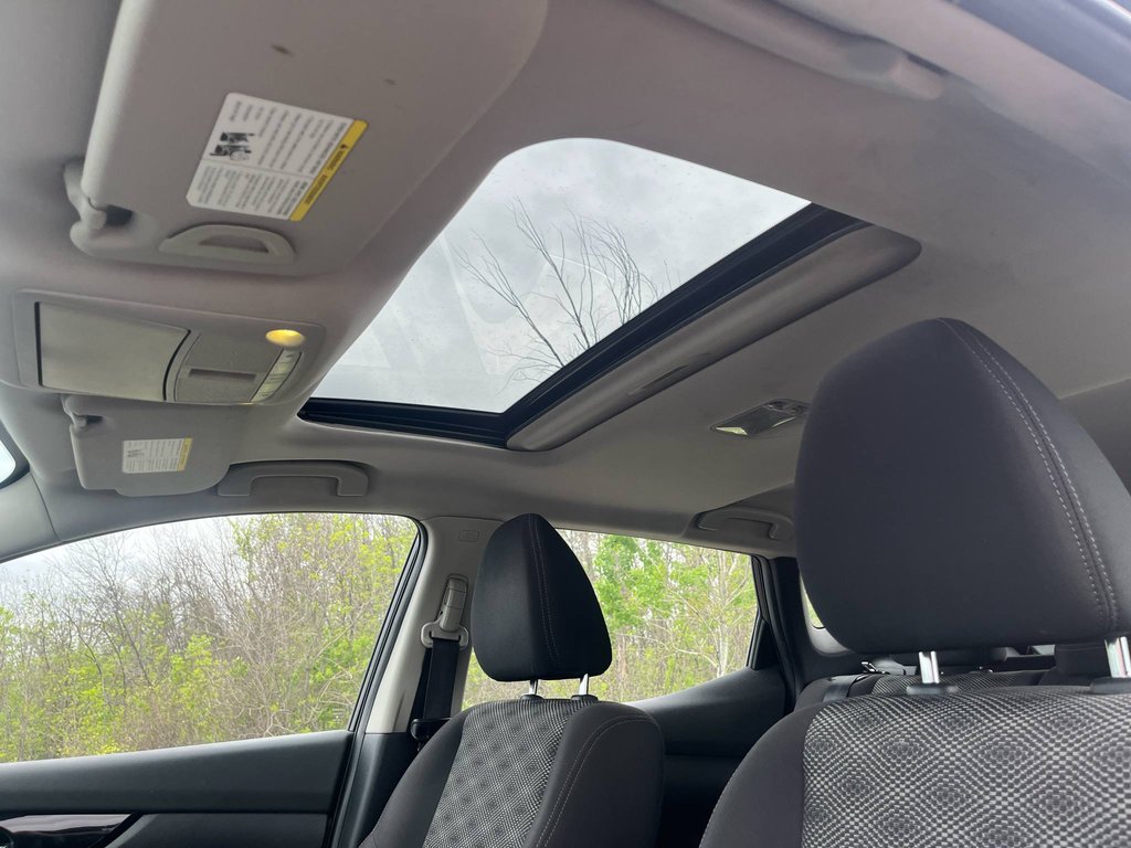 Nissan Qashqai SV, AWD, TOIT, SIÈGES CHAUFFANTS, MAGS 2019 à Mirabel, Québec - 12 - w1024h768px
