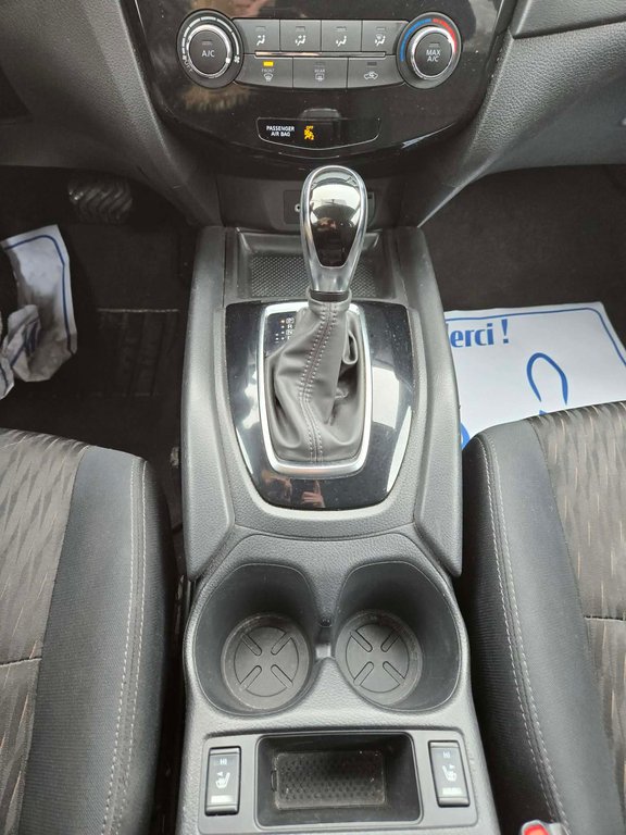 2018 Nissan Rogue SV, 8 PNEUS, AWD, SIÈGES CHAUFFANTS in Mirabel, Quebec - 16 - w1024h768px