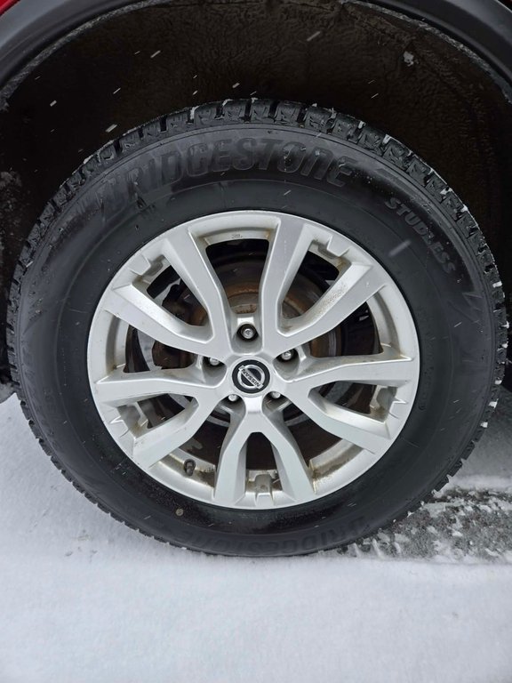 2018 Nissan Rogue SV, 8 PNEUS, AWD, SIÈGES CHAUFFANTS in Mirabel, Quebec - 6 - w1024h768px