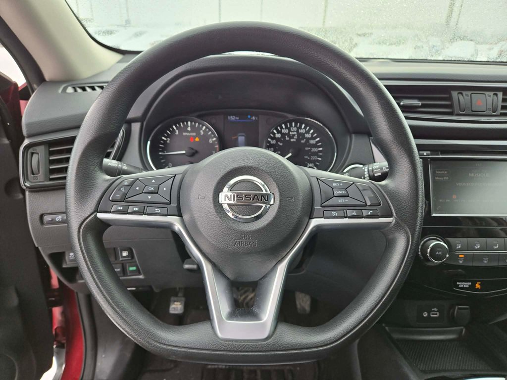 2018 Nissan Rogue SV, 8 PNEUS, AWD, SIÈGES CHAUFFANTS in Mirabel, Quebec - 9 - w1024h768px