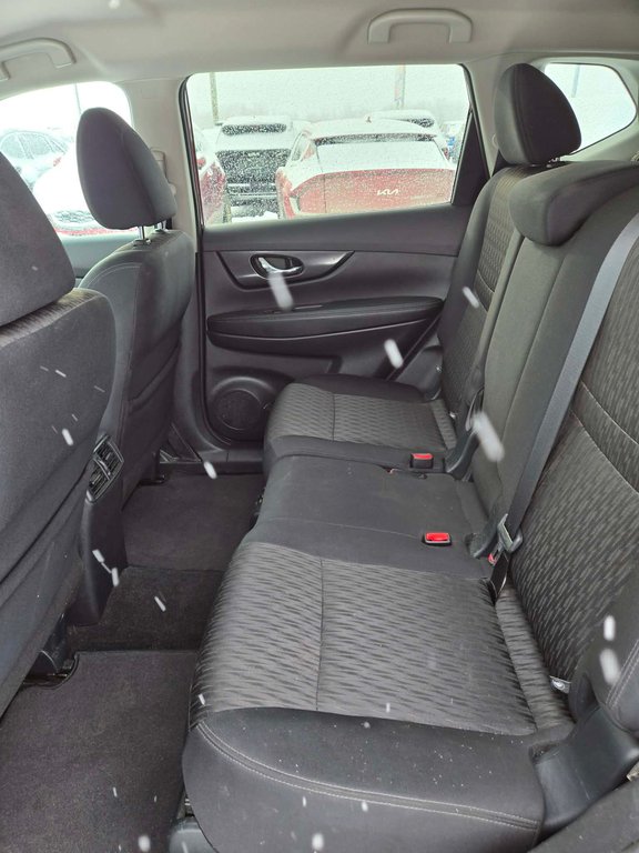 2018 Nissan Rogue SV, 8 PNEUS, AWD, SIÈGES CHAUFFANTS in Mirabel, Quebec - 20 - w1024h768px
