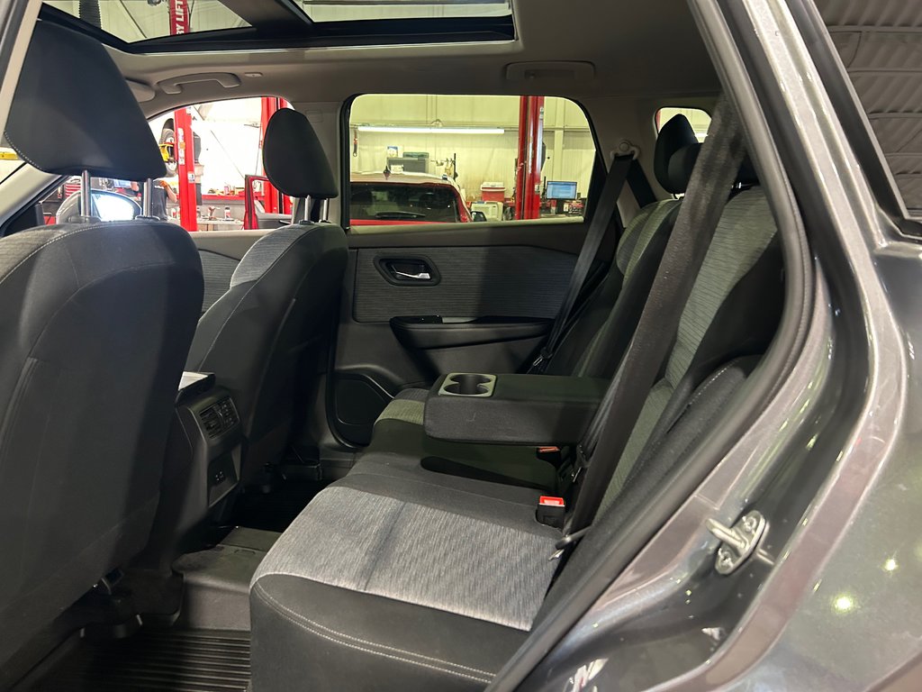 Nissan Rogue SV, AWD, JAMAIS ACCIDENTÉ, 8 PNEUS, TOIT 2023 à Mirabel, Québec - 29 - w1024h768px