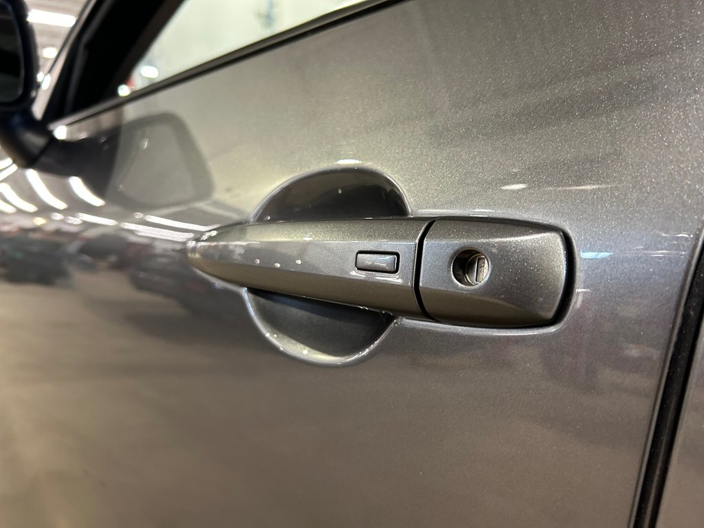 Nissan Rogue SV, AWD, JAMAIS ACCIDENTÉ, 8 PNEUS, TOIT 2023 à Mirabel, Québec - 15 - w1024h768px