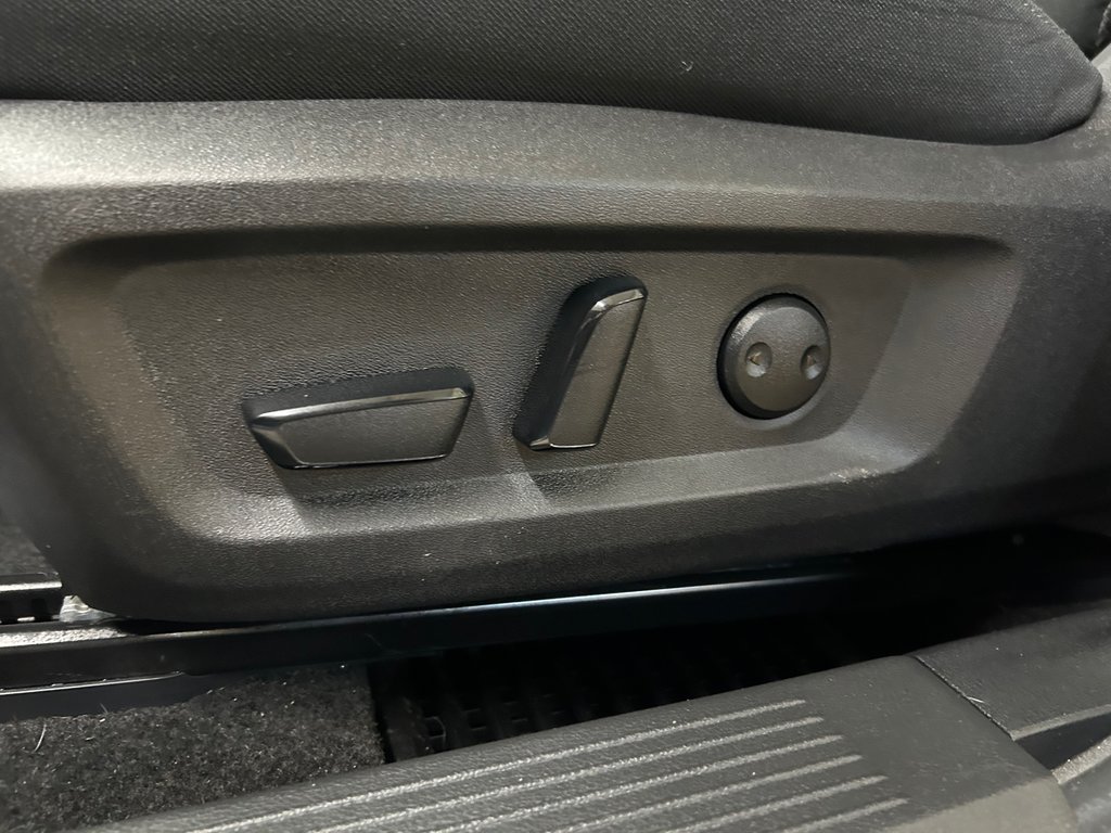Nissan Rogue SV, AWD, JAMAIS ACCIDENTÉ, 8 PNEUS, TOIT 2023 à Mirabel, Québec - 9 - w1024h768px