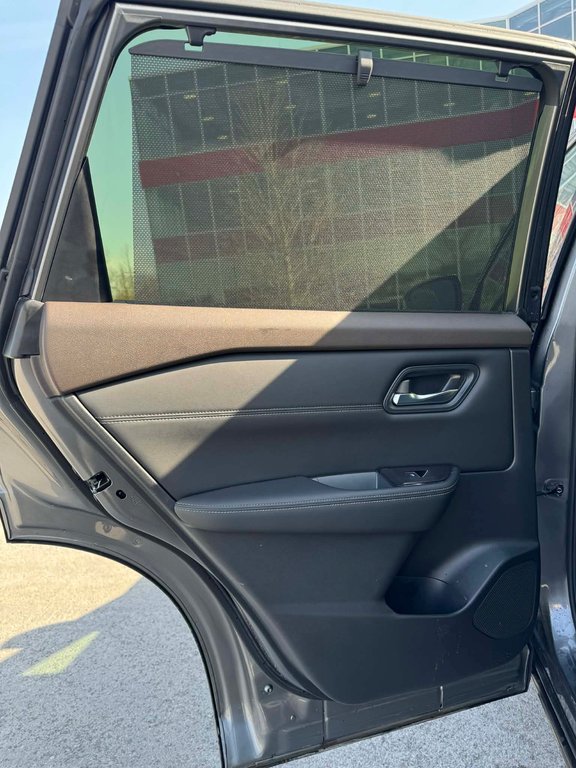 2023 Nissan Rogue SL, JAMAIS ACCIDENTÉ, CUIR, TOIT, AWD, GPS in Mirabel, Quebec - 18 - w1024h768px