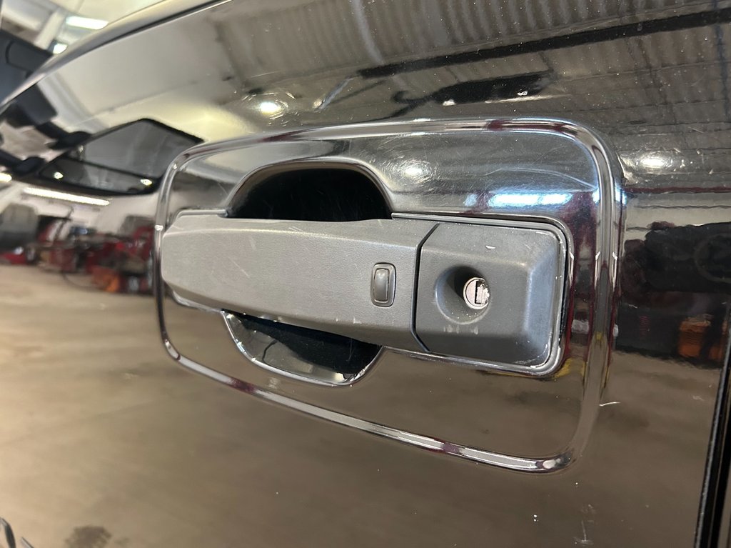 2018 Nissan Titan SV MIDNIGHT EDITION, JAMAIS ACCIDENTÉ, GPS, HITCH in Mirabel, Quebec - 13 - w1024h768px