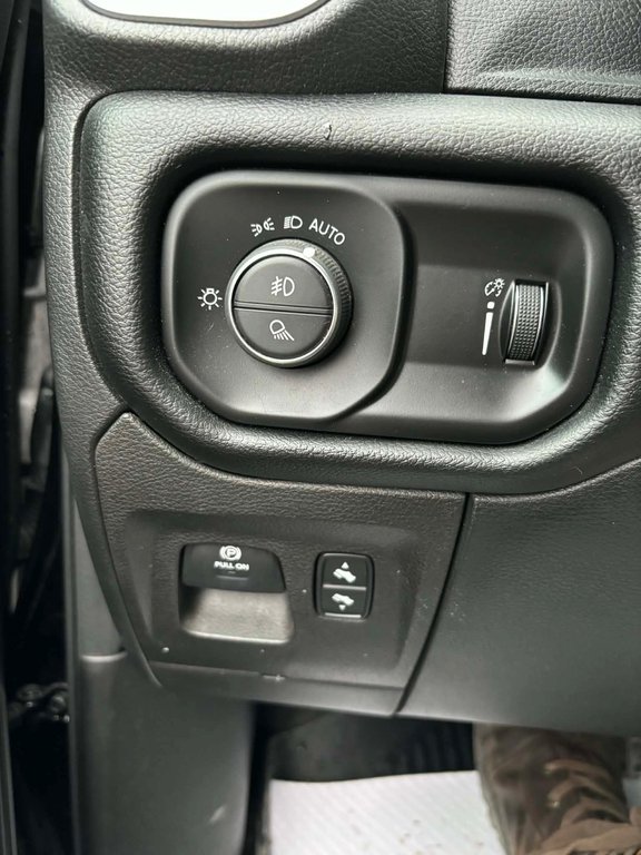 2022 Ram 1500 Big Horn, JAMAIS ACCIDENTÉ, V6, CREW CAB, 4X4 in Mirabel, Quebec - 19 - w1024h768px