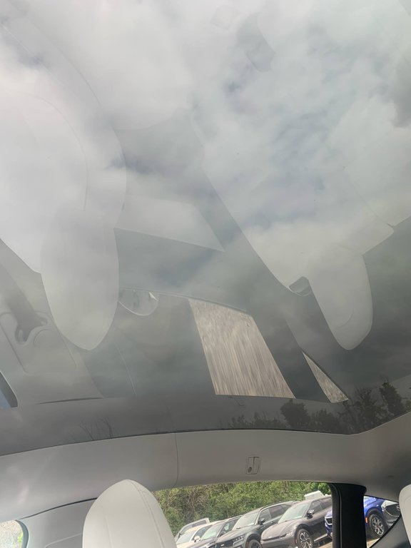 2020 Tesla Model Y Long Range, 509 KM AUTONOMIE, TOIT in Mirabel, Quebec - 8 - w1024h768px