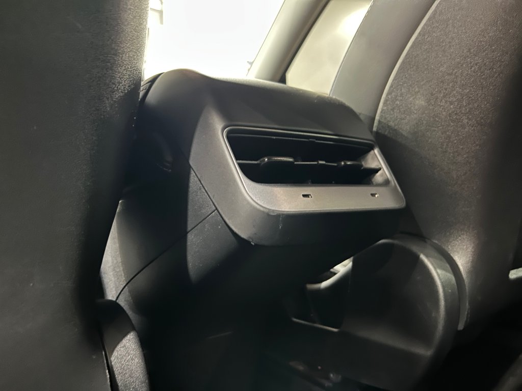 2023 Tesla Model Y Performance, 2 SET DE MAGS, 459 KM AUTONOMIE in Mirabel, Quebec - 23 - w1024h768px