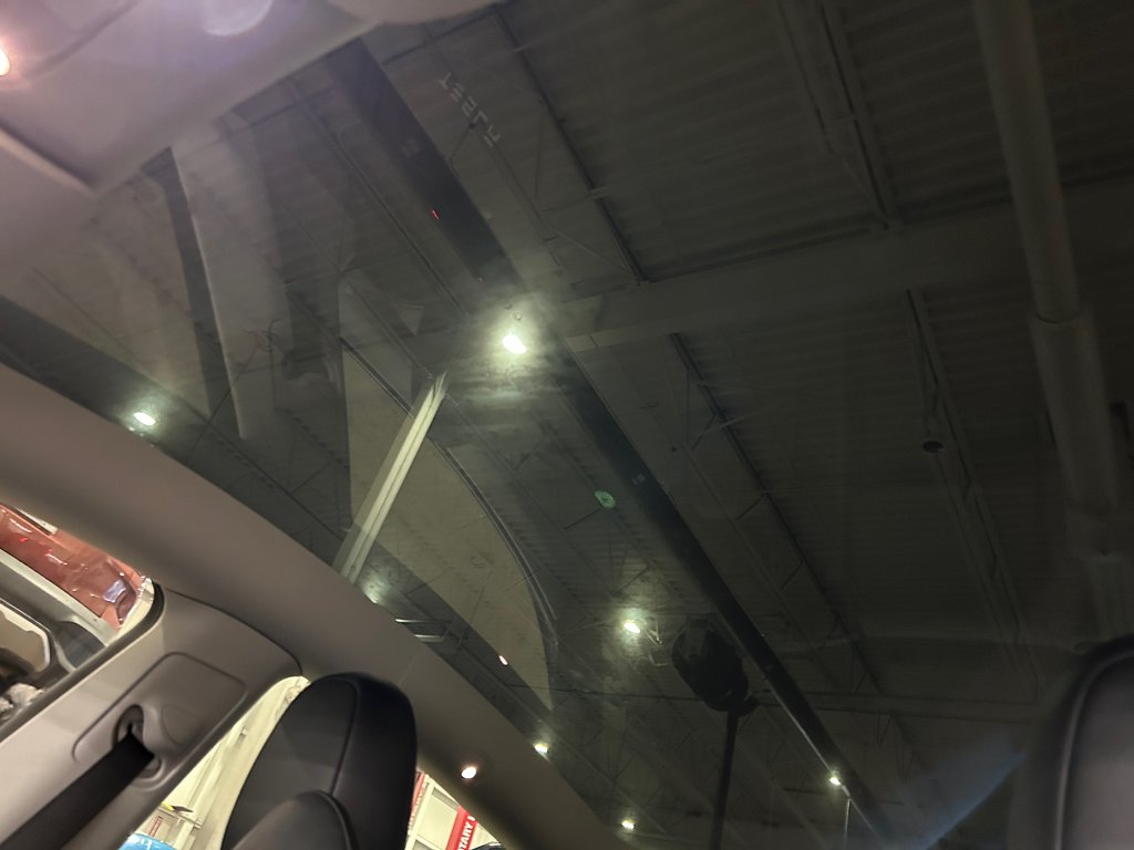 2023 Tesla Model Y Performance, 2 SET DE MAGS, 459 KM AUTONOMIE in Mirabel, Quebec - 15 - w1024h768px
